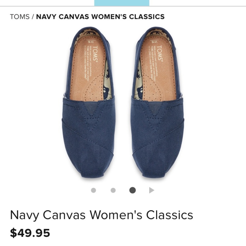Navy canvas toms size 6! Women’s